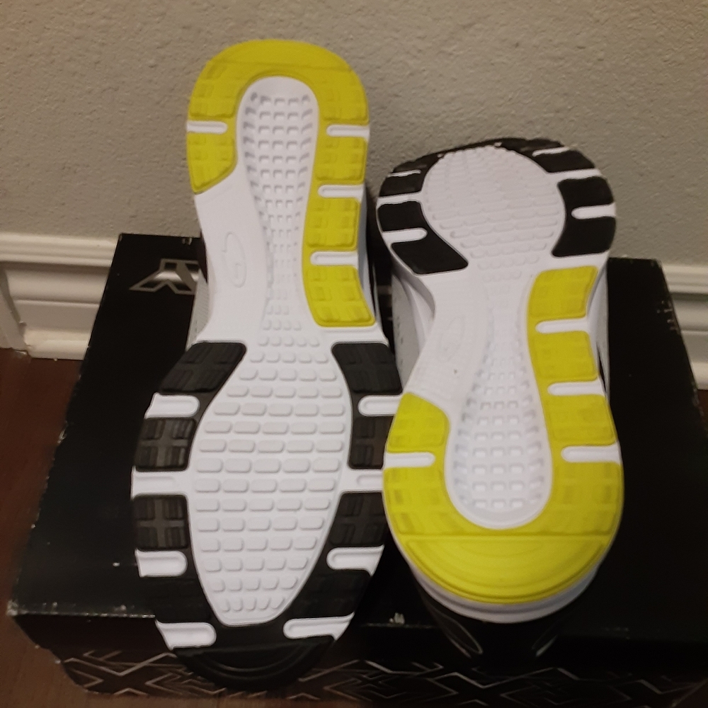 Champion - Picture 5 of 5